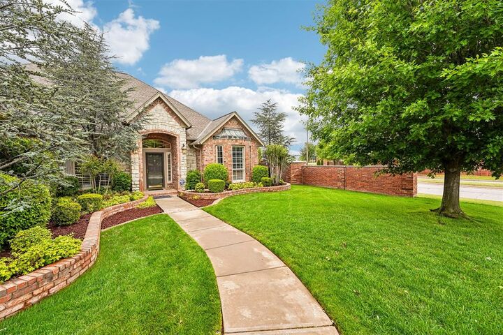 Property Photo: 3101 SW 105th Terrace OK 73170