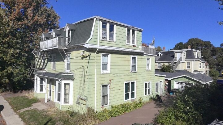 Property Photo: 36-38 Upper Hillsborough Street PE C1A 4X3