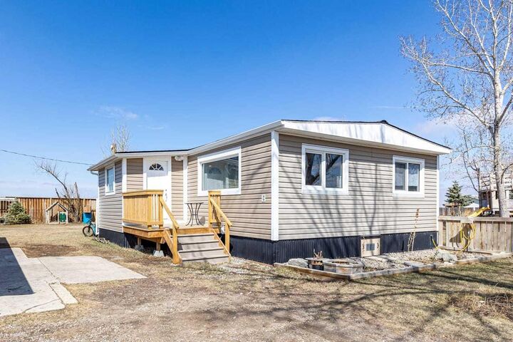 228 Railway Avenue — photo 1