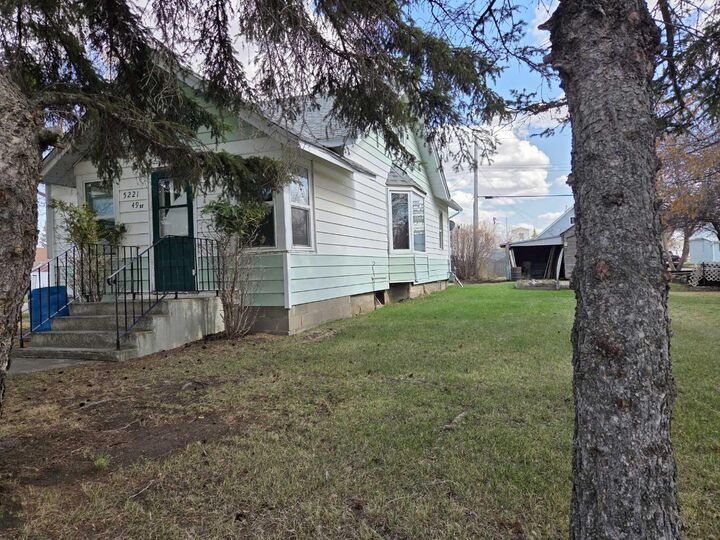 5221 49 Street — photo 1