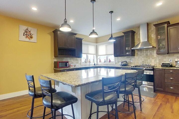Property Photo: 10 Parkdale Way SE AB T0G 2A3