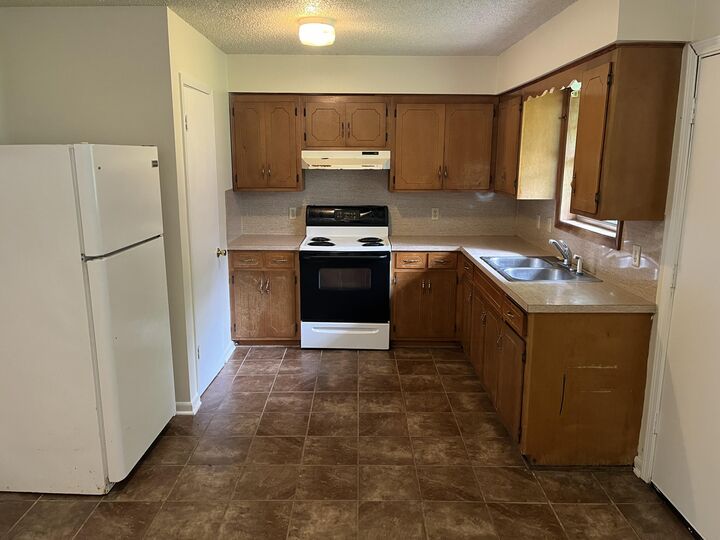 Property Photo:  1304 Butler  LA 71446 
