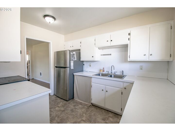 Property Photo:  1267 Pleasant St  OR 97477 