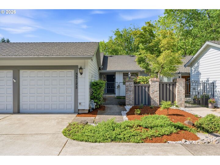Property Photo: 32125 SW Cypress Pt OR 97070