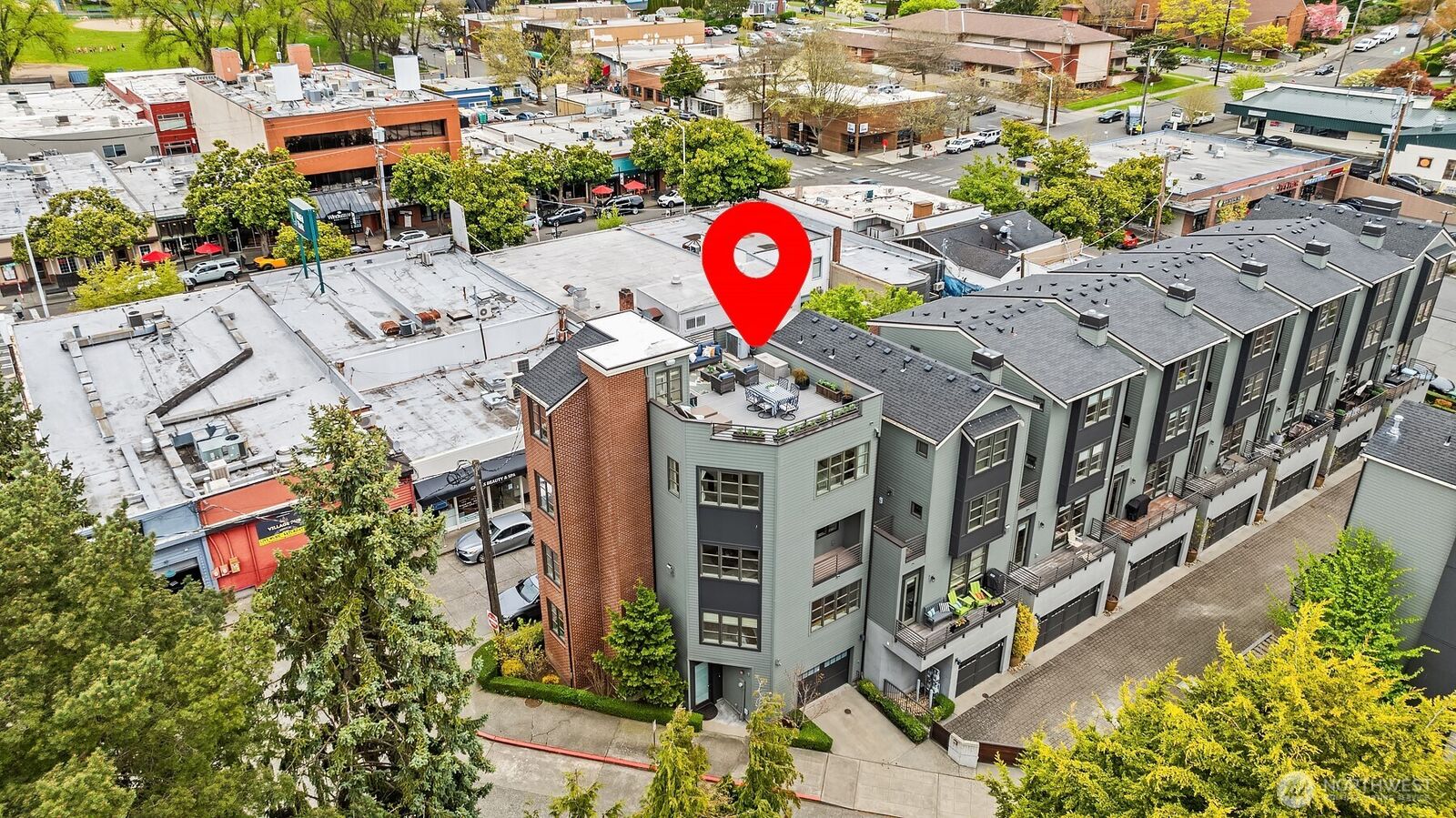 Property Photo:  3215 W Lynn Street  WA 98199 