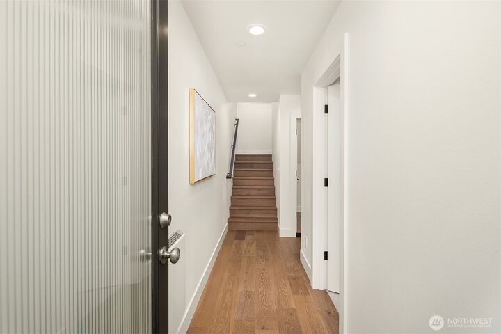 Property Photo:  4419  2nd Avenue NE A  WA 98105 