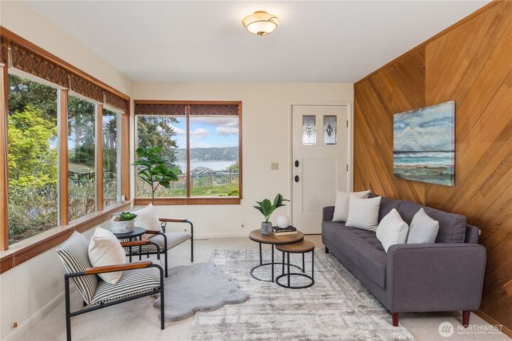 Property Photo:  121 N Maple Street  WA 98339 