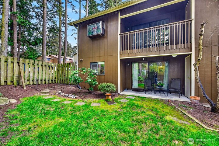 Property Photo:  75 NW Columbia B101  WA 98277 