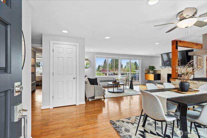 Property Photo:  747  Olympic Avenue  WA 98020 