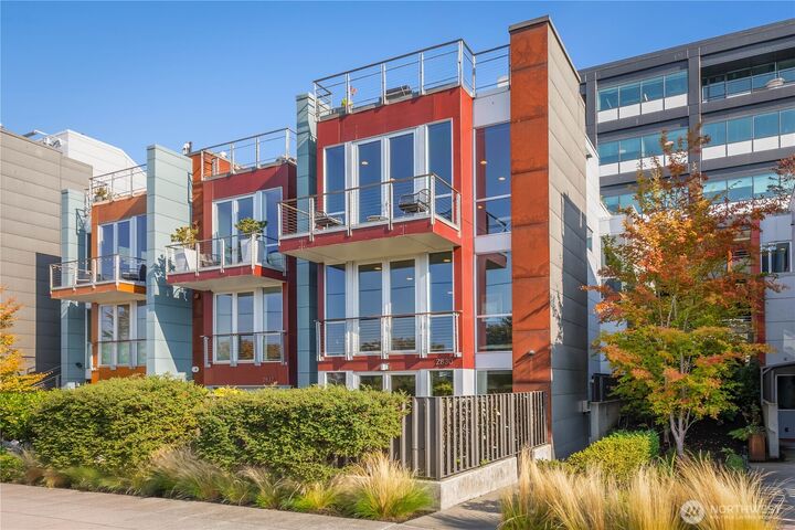Property Photo: 2830 Fairview Avenue E WA 98102