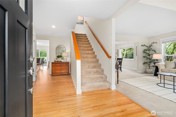 Property Photo:  340  222nd Place SE  WA 98074 