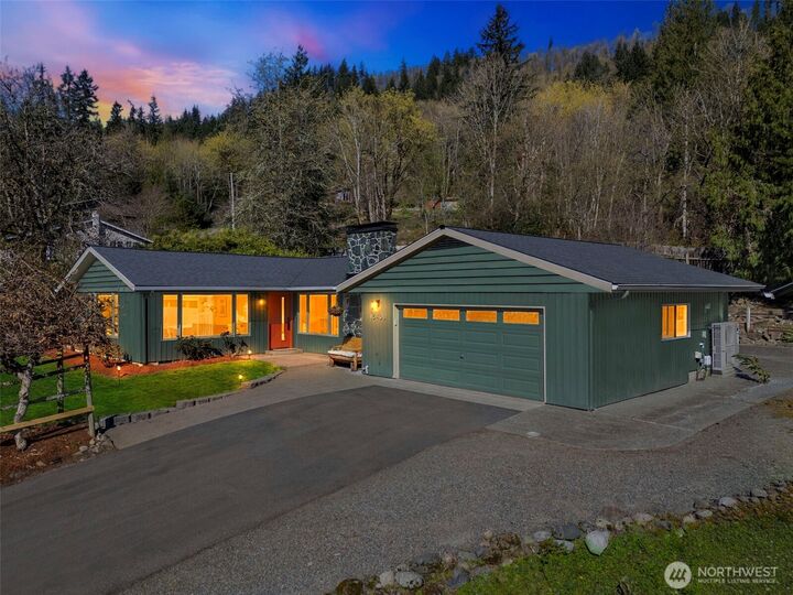 Property Photo:  16408  Tiger Mountain Road SE  WA 98027 