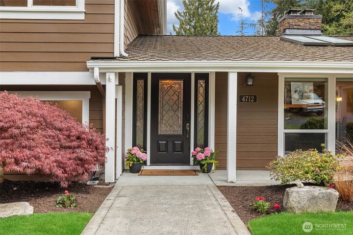 Property Photo:  4712  125th Avenue SE  WA 98006 