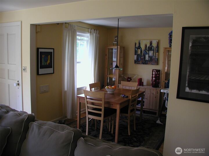 Property Photo:  6820  Ravenna Avenue NE  WA 98115 