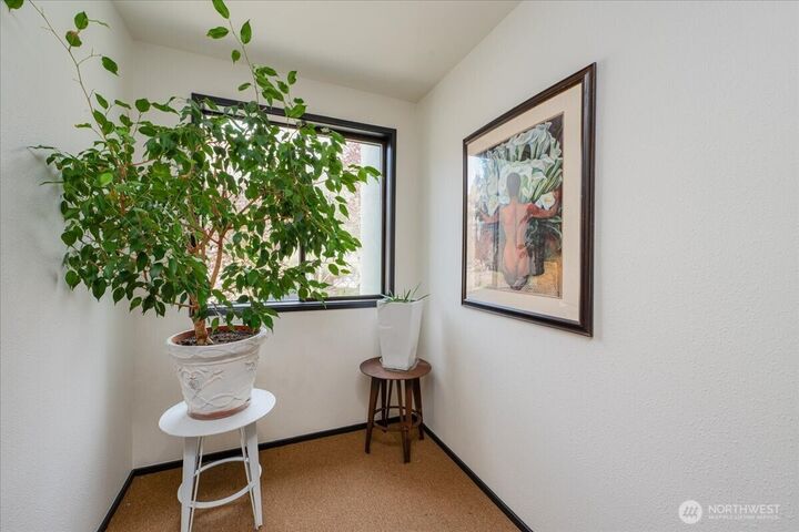 Property Photo:  4000  24th Avenue W 202  WA 98199 