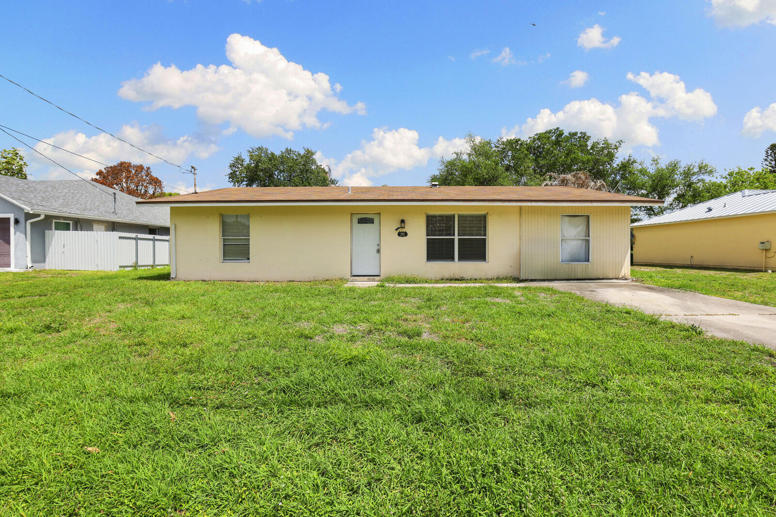Property Photo:  333 SW Lucero Drive  FL 34983 