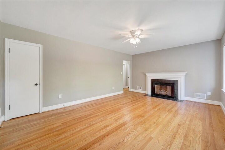 Property Photo:  3016 Grandin Rd  VA 24018 