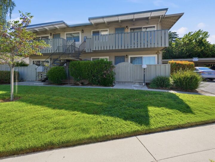 Property Photo:  607 Valley Forge Way 4  CA 95008 
