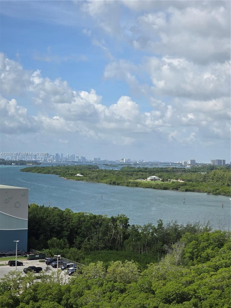 Property Photo: 100 Bayview Dr 1420 FL 33160