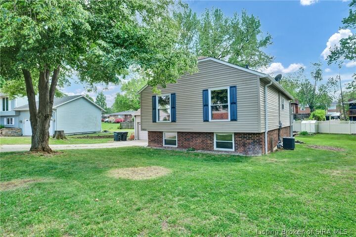 Property Photo:  1411 Blackwood Court  IN 47130 