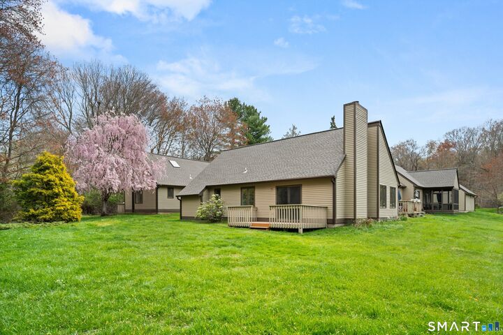 Property Photo:  15 Copper Hill Drive 15  CT 06437 