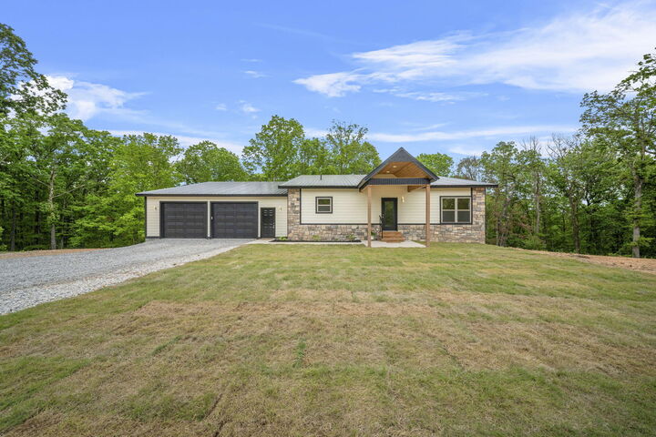 Property Photo: 834 Oriole Lane MO 64854