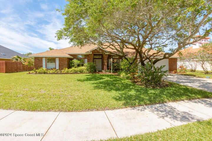Property Photo: 410 Oriole Lane FL 32903