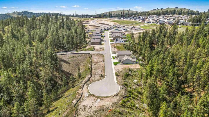 Property Photo: 5111 N Scenic Ln WA 99212