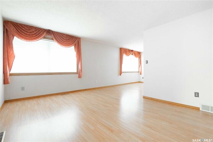 Property Photo:  4515 Castle Road  SK S4S 4W6 