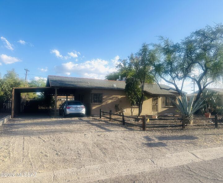 Property Photo:  5018 E 18th Street  AZ 85711 