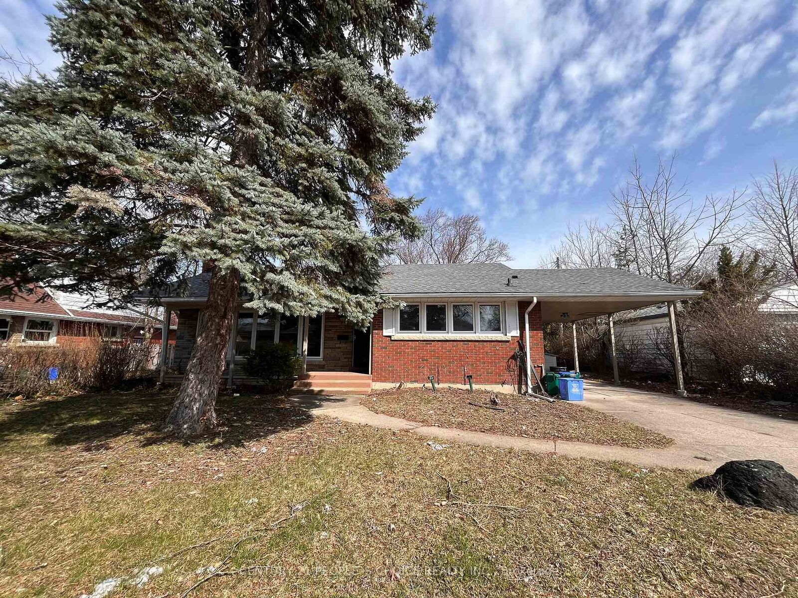 Property Photo:  26 Larchwood Drive  ON L2T 2H5 