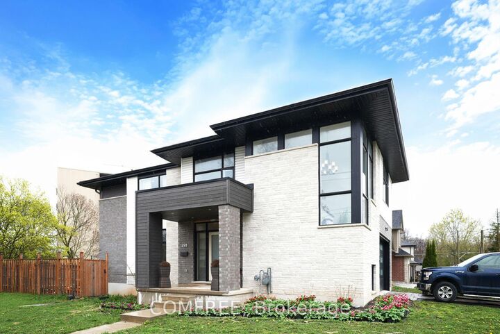 498 Phyllis Street — photo 1
