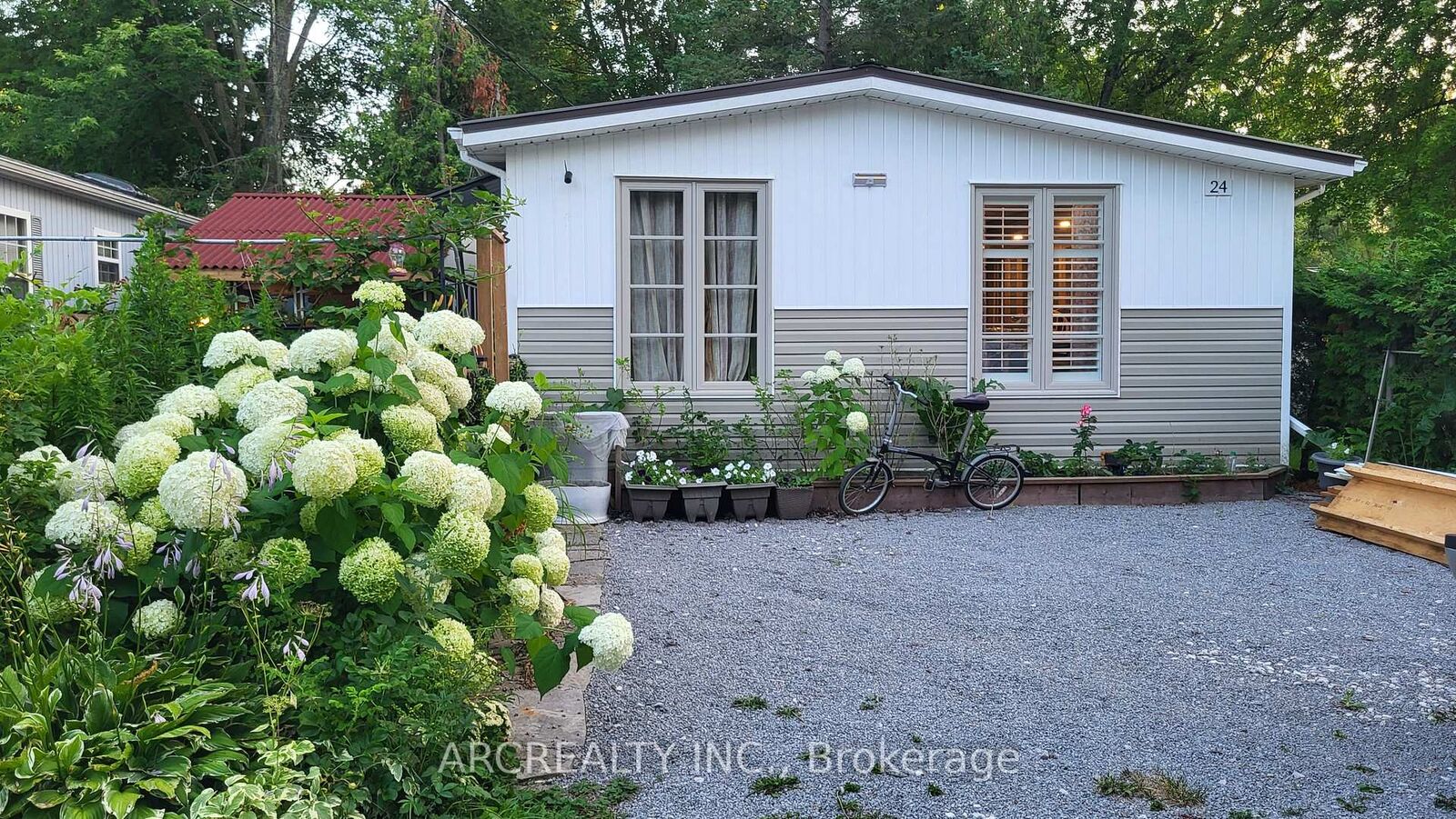 Property Photo: 24 Chickadee Court ON L0E 1N0