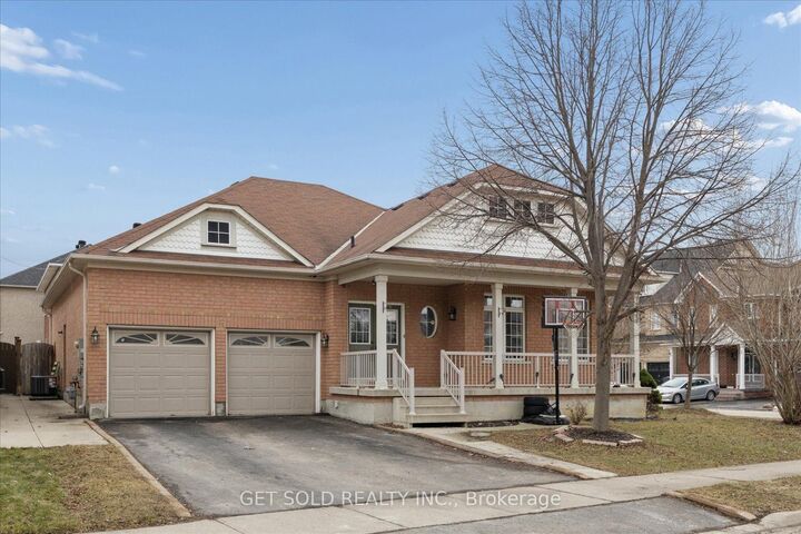 Property Photo: 16 Deerchase Road ON L6P 2L4