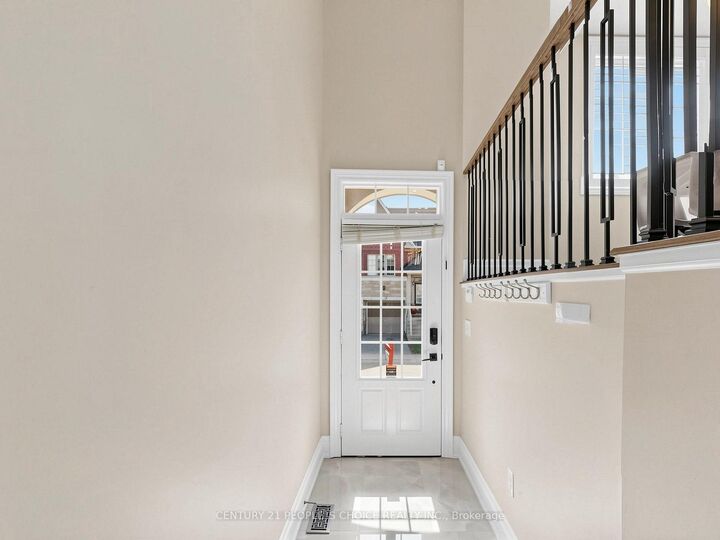 Property Photo:  1321 Granrock Crescent  ON L5V 0E1 