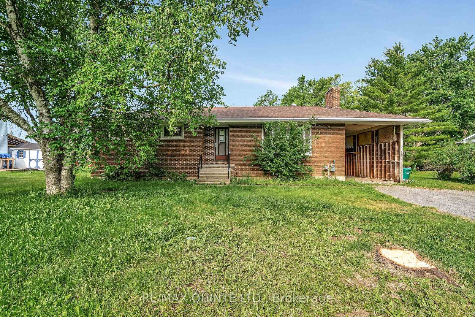 Property Photo: 403 Whites Road ON K8V 5P5