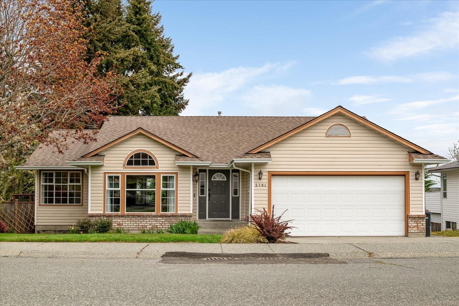 Property Photo:  5701 Malibu Terr  BC V9T 5W7 