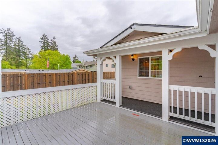Property Photo:  3427 Lake Vanessa Cir NW  OR 97304 