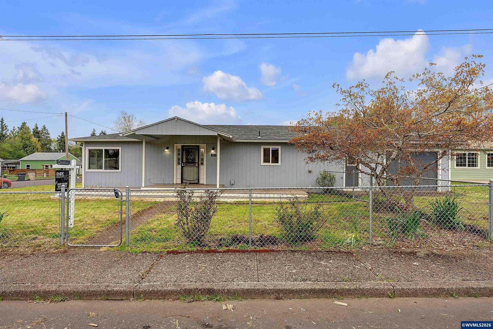 Property Photo:  373 SW Church St  OR 97338 