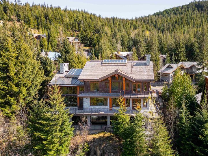 Property Photo: 3803 Sunridge Place BC V0N 1B3