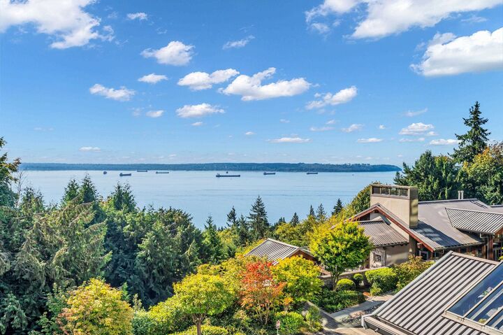 Property Photo: 3315 Cypress Place 401 BC V7S 3J7
