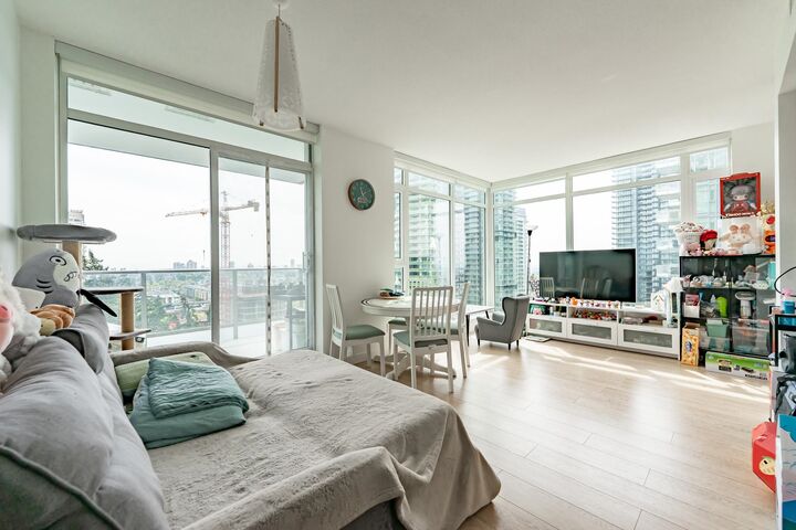 Property Photo: 6538 Nelson Avenue 1901 BC V5H 0G5