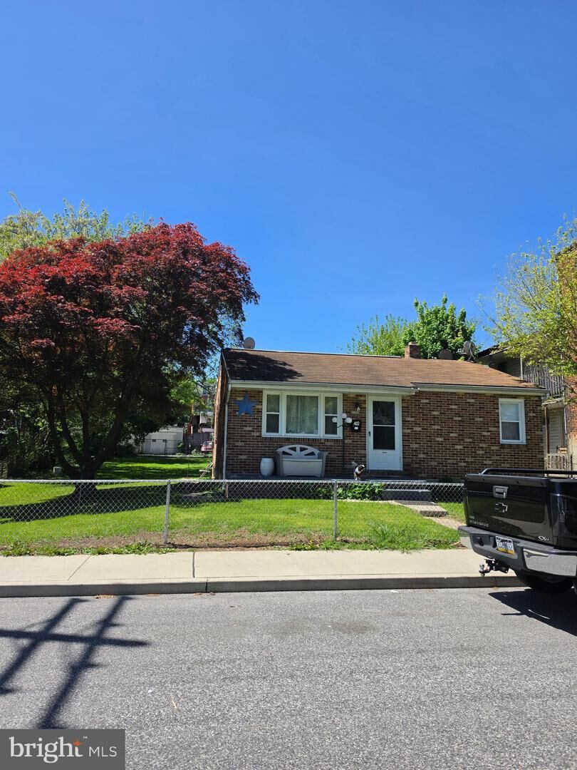 Property Photo:  402 Smith Street  PA 17401 