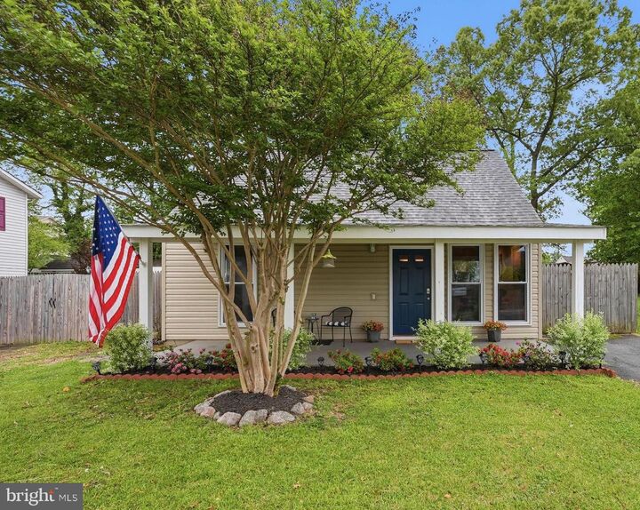 Property Photo:  243 Kent Drive  VA 20111 