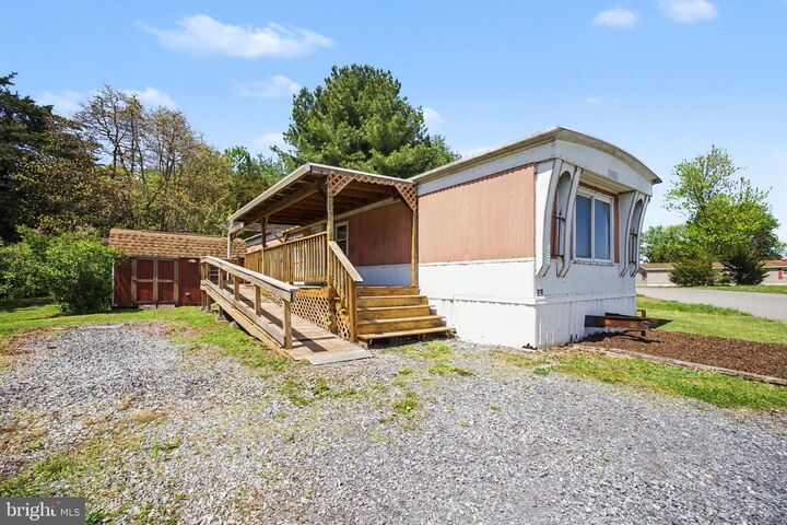 Property Photo:  103 Florence Drive  PA 17022 