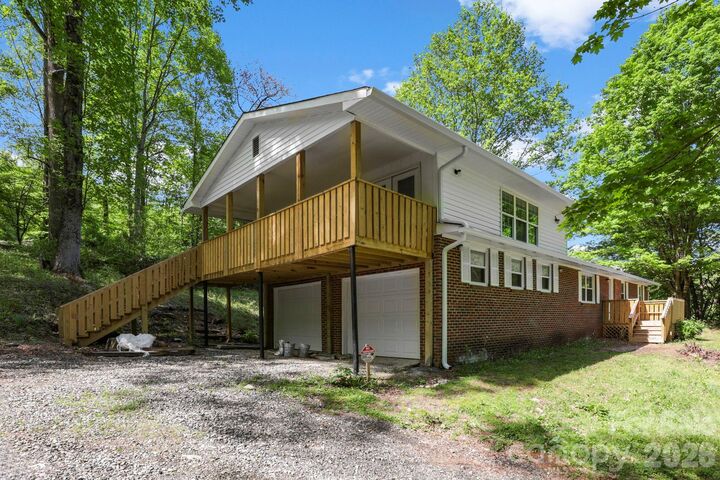 Property Photo:  1007 N Fork Road  NC 28709 