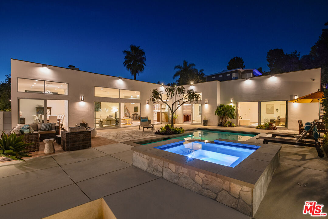 Property Photo:  2306 Cheryl Pl  CA 90049 