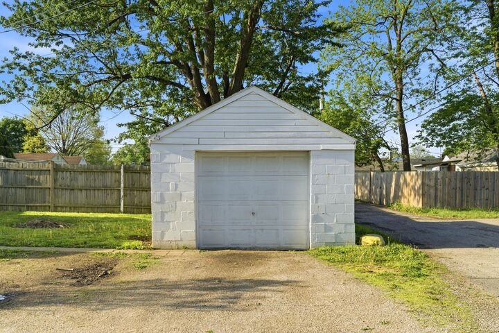 Property Photo:  3049 Hiawatha Street  OH 43224 