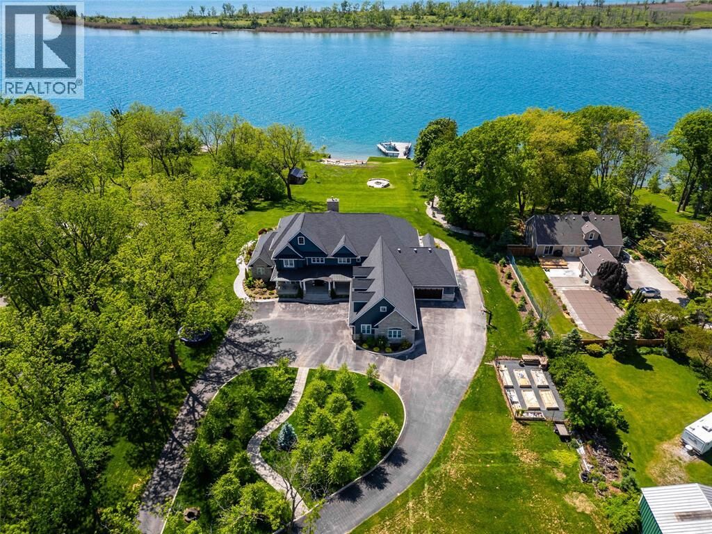 Property Photo:  647 St Clair Parkway  ON N0N 1G0 