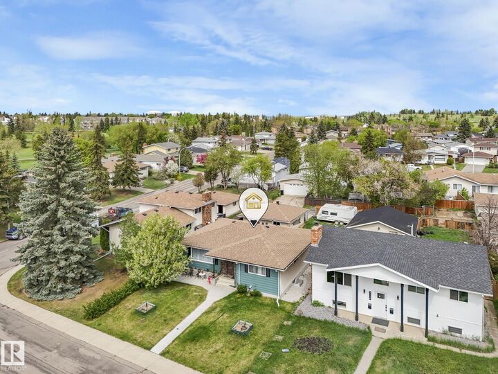 Property Photo: 7120 39 Avenue NW AB T6K 0R6